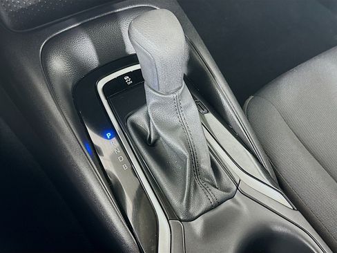 Used 2025 Toyota Corolla LE image 23