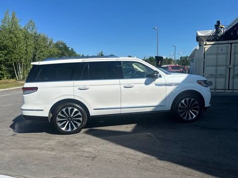 Used 2024 Lincoln Navigator Reserve AWD/4WD image 6