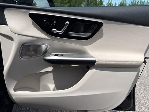 Used 2026 Mercedes-Benz GLC 300 image 35