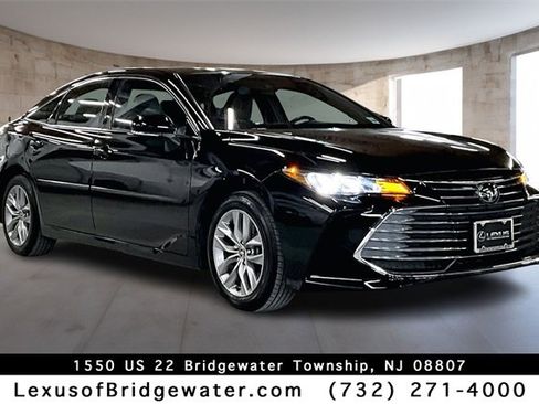Used 2021 Toyota Avalon XLE w/ Moonroof Package image 1