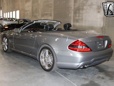 Used 2011 Mercedes-Benz SL 550 image 3