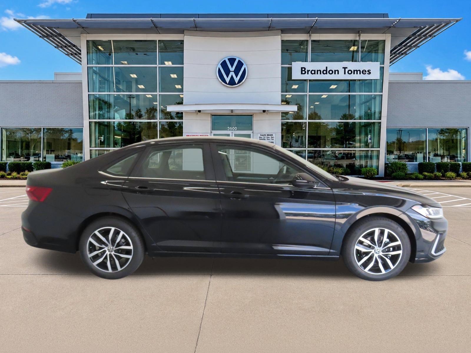 Used 2026 Volkswagen Jetta SE FWD image 2