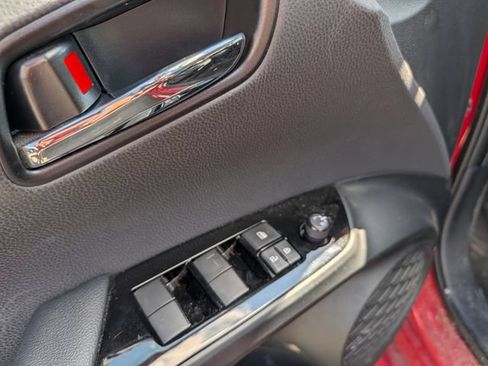 Used 2022 Toyota Prius Prime XLE FWD image 14