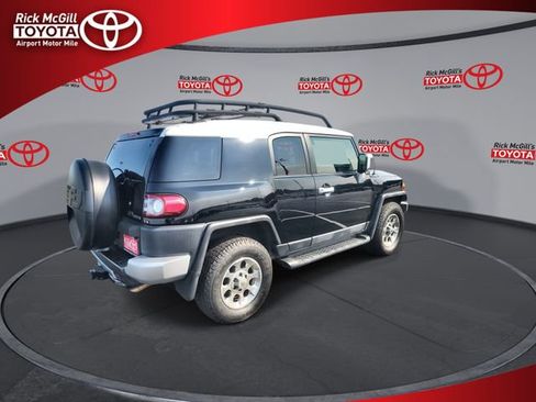 Used 2013 Toyota FJ Cruiser 4WD w/ Upgrade Pkg image 8