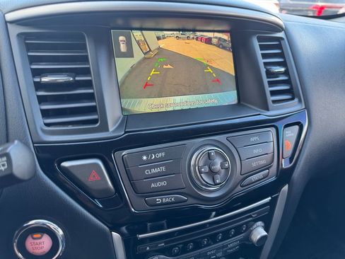 Used 2020 Nissan Pathfinder SV image 25