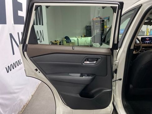 Certified 2023 Nissan Rogue SV w/ SV Premium B Package AWD/4WD image 23
