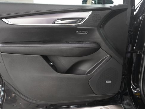 Used 2017 Cadillac XT5 Luxury w/ Driver Awareness Package FWD image 19
