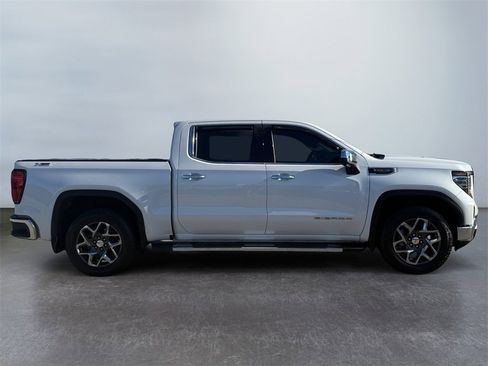 Used 2022 GMC Sierra 1500 SLT w/ SLT Premium Plus Package image 2