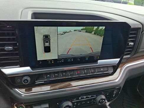 Certified 2022 Chevrolet Silverado 1500 LT Trail Boss w/ LT Trail Boss Premium Package AWD/4WD image 18