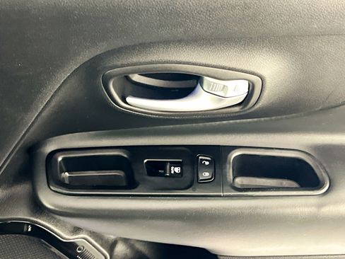 Used 2020 Jeep Renegade Altitude image 31