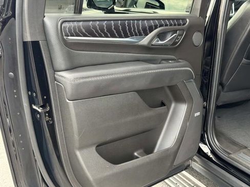 Used 2023 GMC Yukon XL Denali w/ Denali Reserve Package image 11