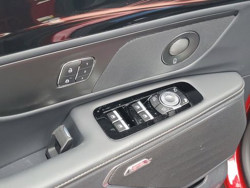 New 2026 Lincoln Nautilus Reserve w/ Jet Appearance Package image 9