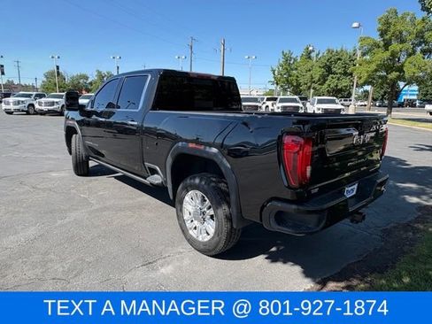 Used 2023 GMC Sierra 3500 Denali w/ Denali Black Diamond Edition AWD/4WD image 4
