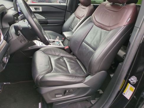 Used 2023 Ford Explorer Platinum w/ Technology Package AWD/4WD image 15