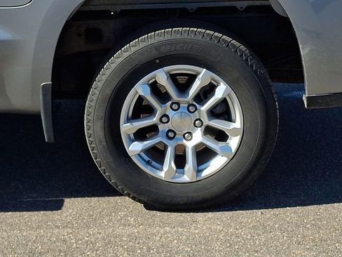 Used 2023 Chevrolet Silverado 1500 LT image 24