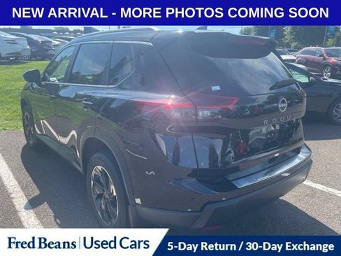 Used 2024 Nissan Rogue SV w/ SV Premium Package AWD/4WD image 4