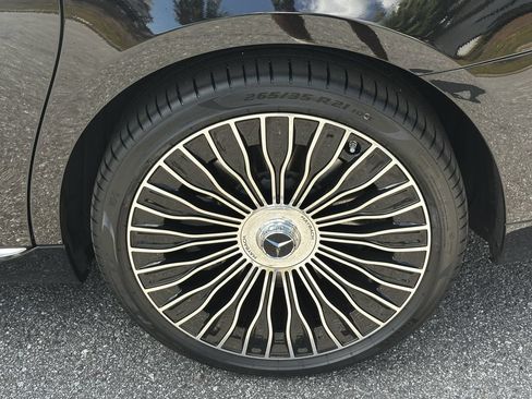 Certified 2024 Mercedes-Benz Maybach S 580 4MATIC image 24