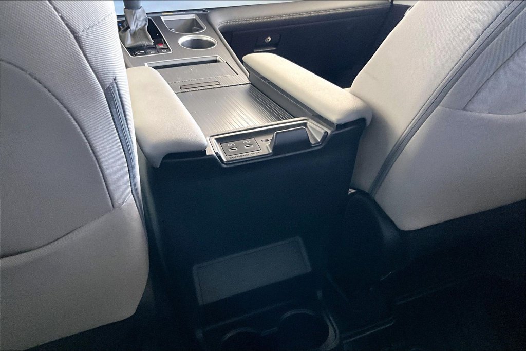 Certified 2026 Toyota Sienna LE AWD/4WD image 10