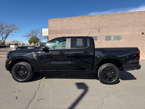 Used 2025 Ford Ranger Lariat w/ Black Appearance Package image 12