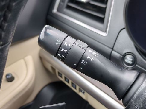 Used 2015 Subaru Outback 2.5i Limited image 26