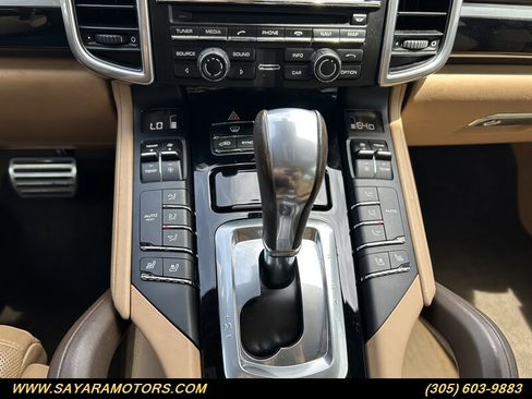 Used 2015 Porsche Cayenne S image 37