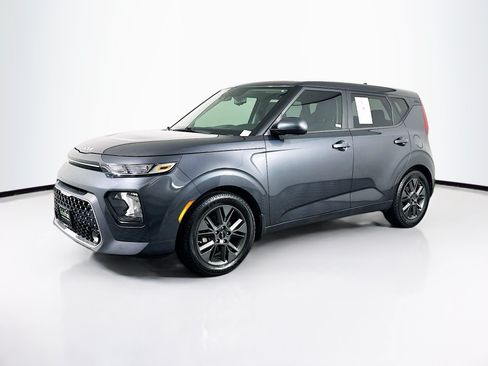 Used 2022 Kia Soul EX FWD image 3