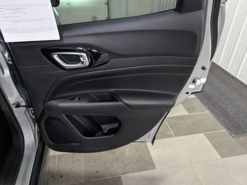 Used 2025 Jeep Compass Trailhawk AWD/4WD image 24