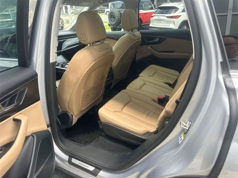 Used 2022 Audi Q7 3.0T Premium Plus AWD/4WD image 18