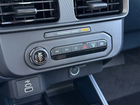 New 2026 Ford Maverick XL image 25