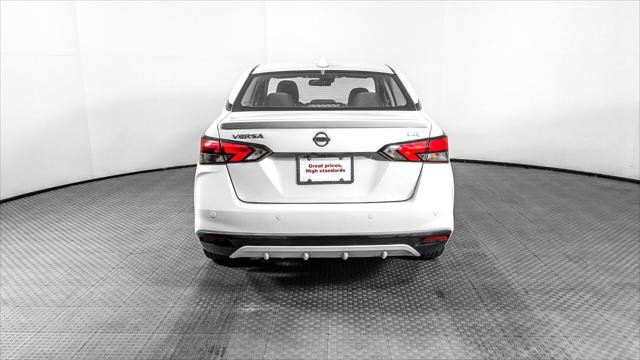 Used 2022 Nissan Versa SR FWD image 7