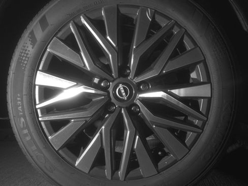 Used 2025 Nissan Altima 2.5 SV image 15