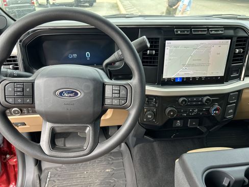 Used 2024 Ford F250 XLT w/ Black Appearance Package image 12