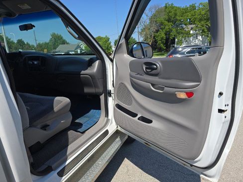 Used 2000 Ford F150 XLT AWD/4WD image 21