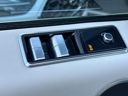 Used 2019 Land Rover Range Rover Sport HSE image 11