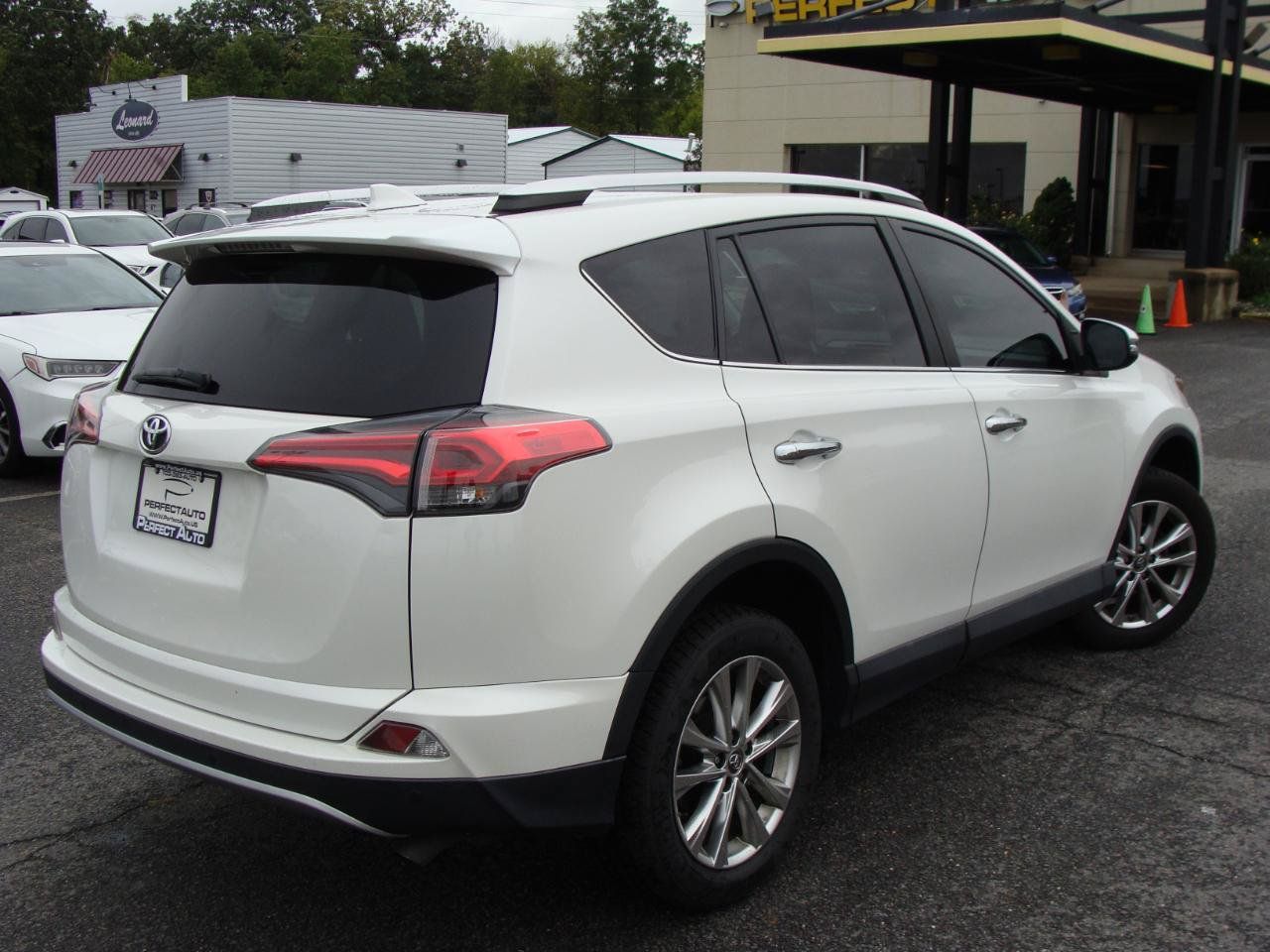 Used 2016 Toyota RAV4 Limited AWD/4WD image 6