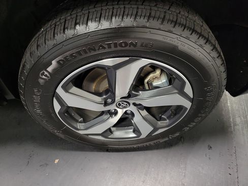 Used 2023 Toyota RAV4 SE AWD/4WD image 10