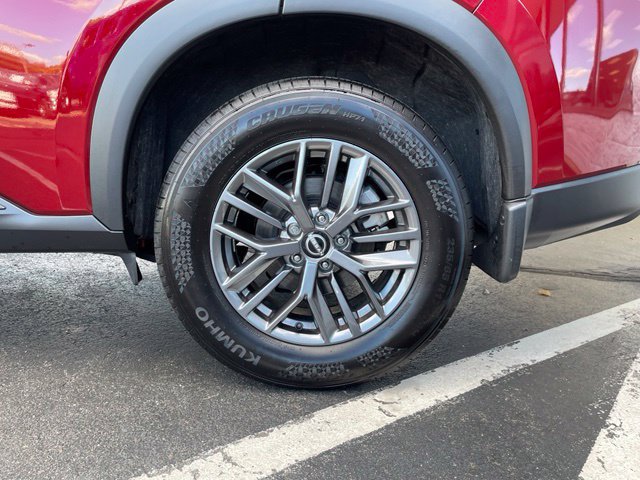 Used 2024 Nissan Rogue S AWD/4WD image 29