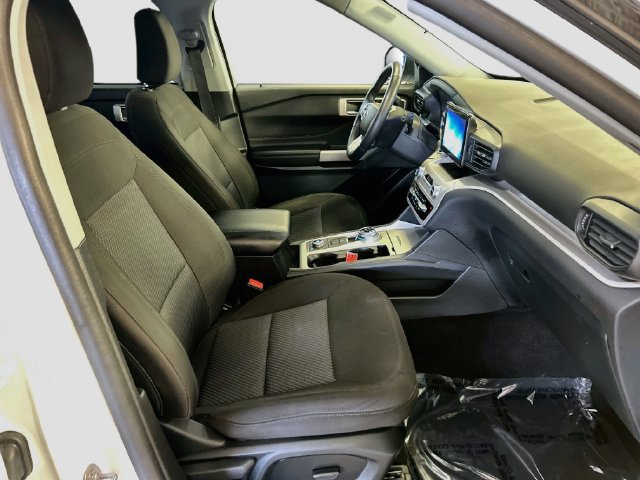 Used 2024 Ford Explorer XLT AWD/4WD image 28