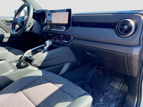 Used 2024 Chevrolet Colorado Z71 w/ Z71 Convenience Package 2 image 26