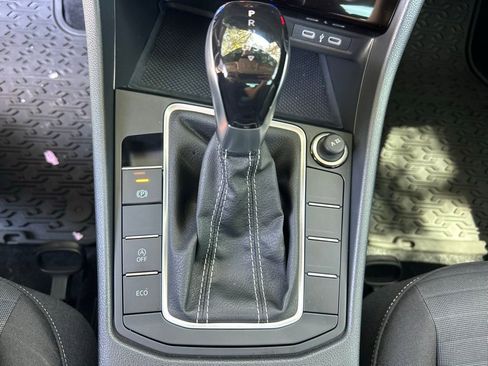 Used 2025 Volkswagen Jetta S image 36