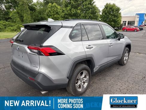 Used 2022 Toyota RAV4 LE AWD/4WD image 4