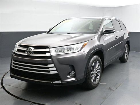 Used 2019 Toyota Highlander XLE image 7