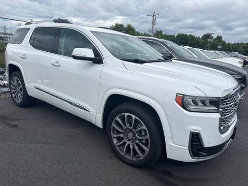 Used 2021 GMC Acadia Denali w/ Denali Technology Package FWD image 6