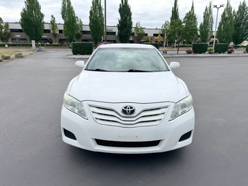 Used 2011 Toyota Camry LE FWD image 8