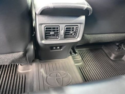 Used 2021 Toyota Venza XLE w/ Softex Package AWD/4WD image 30
