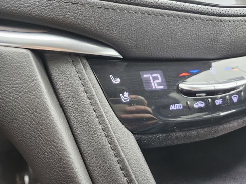 Used 2018 Cadillac XT5 Premium Luxury AWD/4WD image 10
