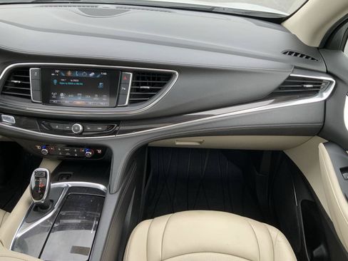 Used 2019 Buick Enclave Essence FWD image 65