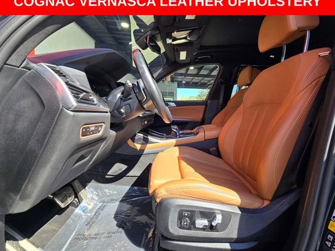 Used 2022 BMW X7 xDrive40i w/ M Sport Package image 3