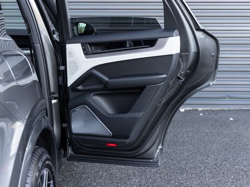 New 2026 Porsche Cayenne S image 30