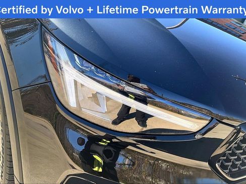 Used 2023 Volvo XC40 B4 Plus image 39